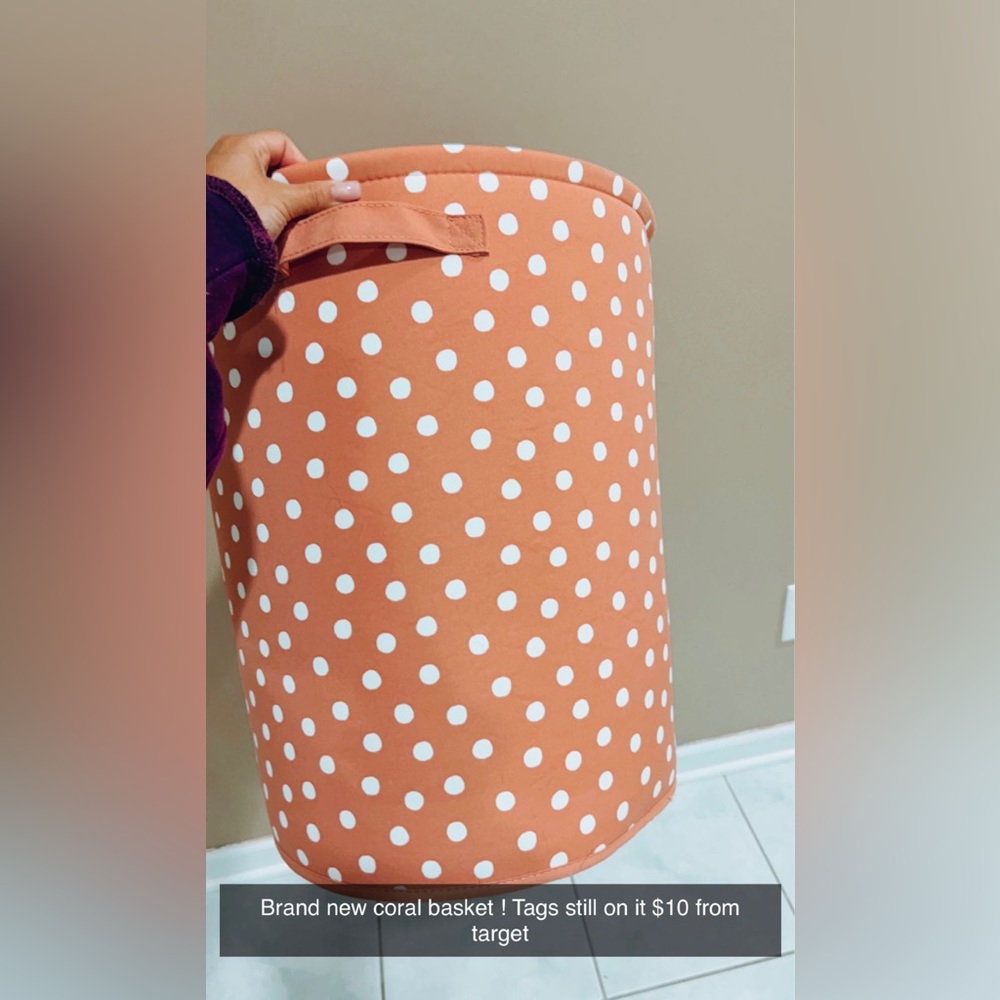 Brand new laundry basket ! Tags still attached